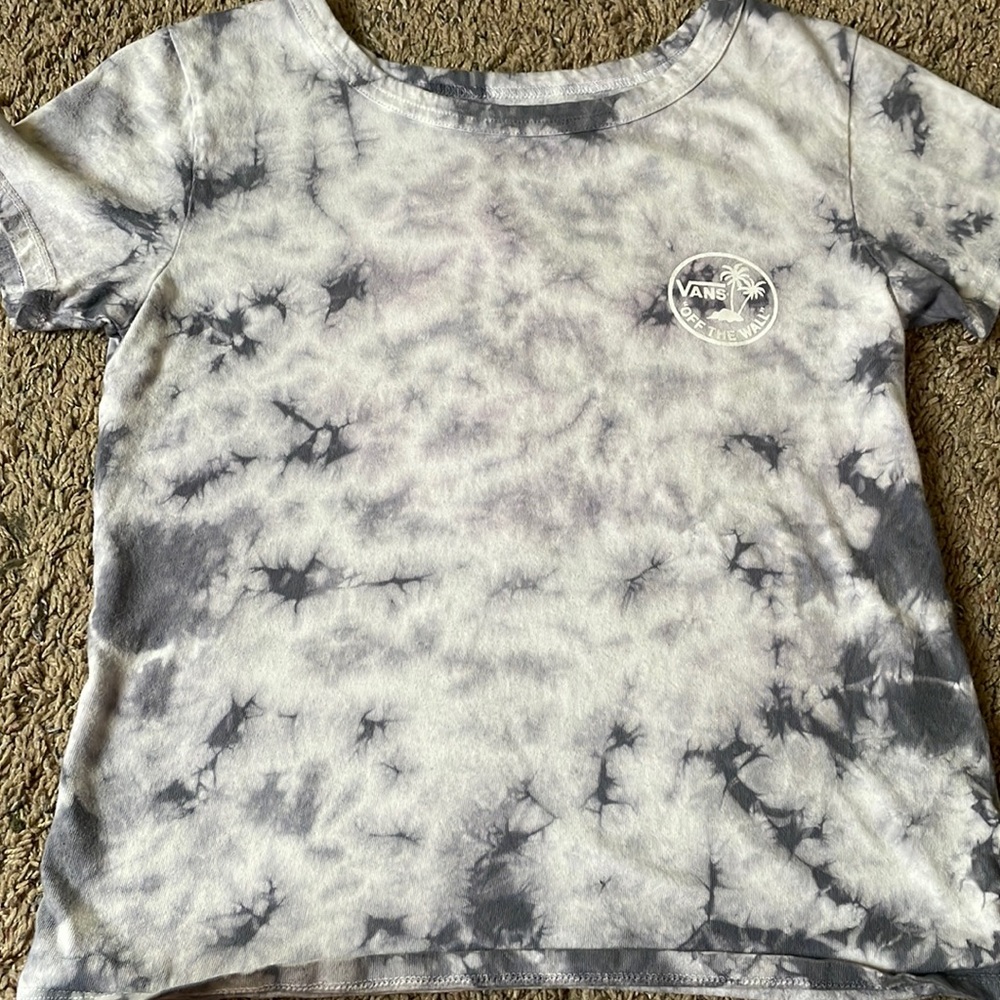 SIZE SMALL WOMENS T SHIRT
